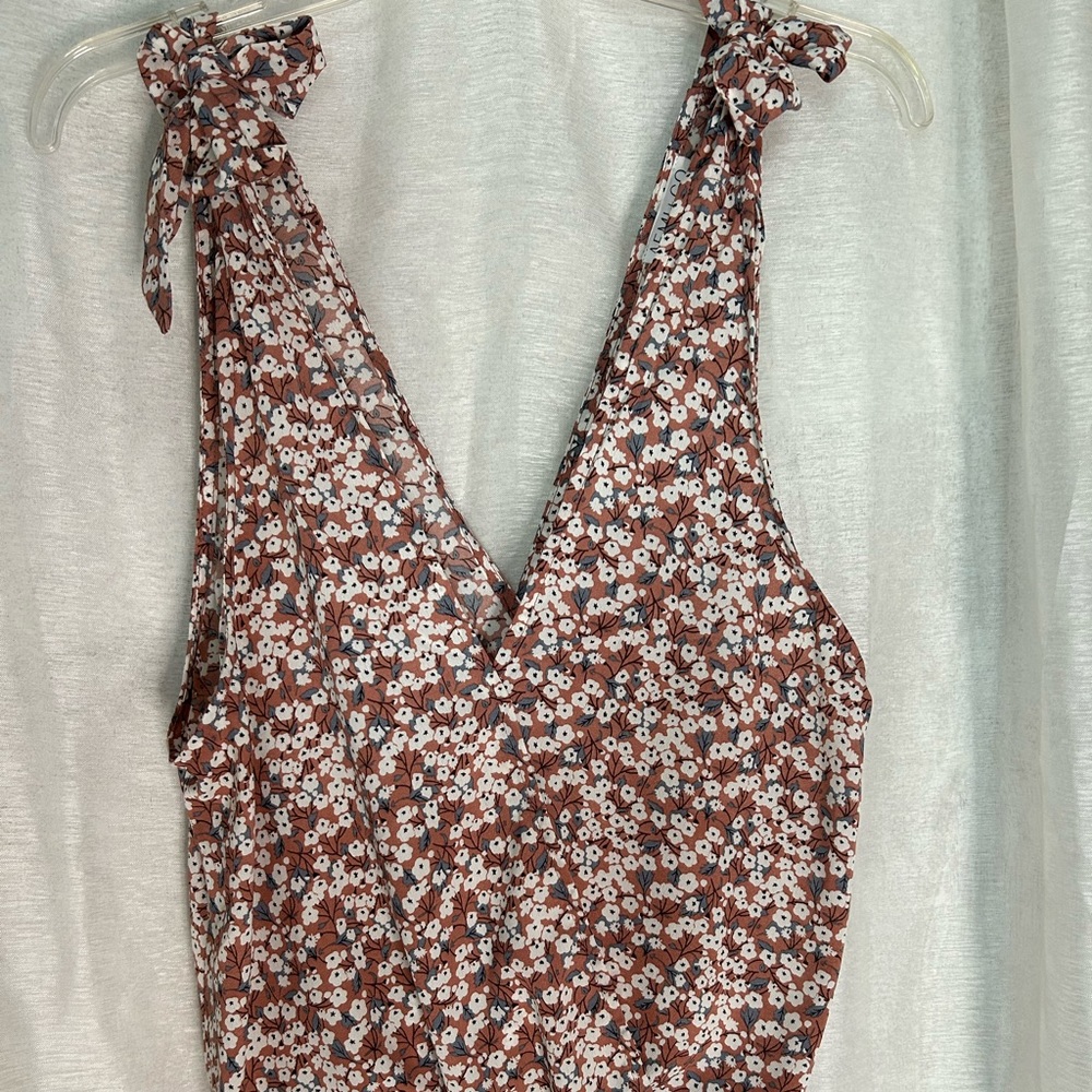 Floral blouse with tie straps and smocked waist